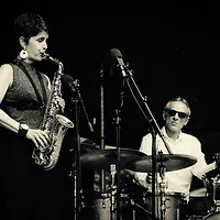 Karolina Strassmayer & Drori Mondlak - KLARO! Foto von Karolina Strassmayer und Drori Mondlak