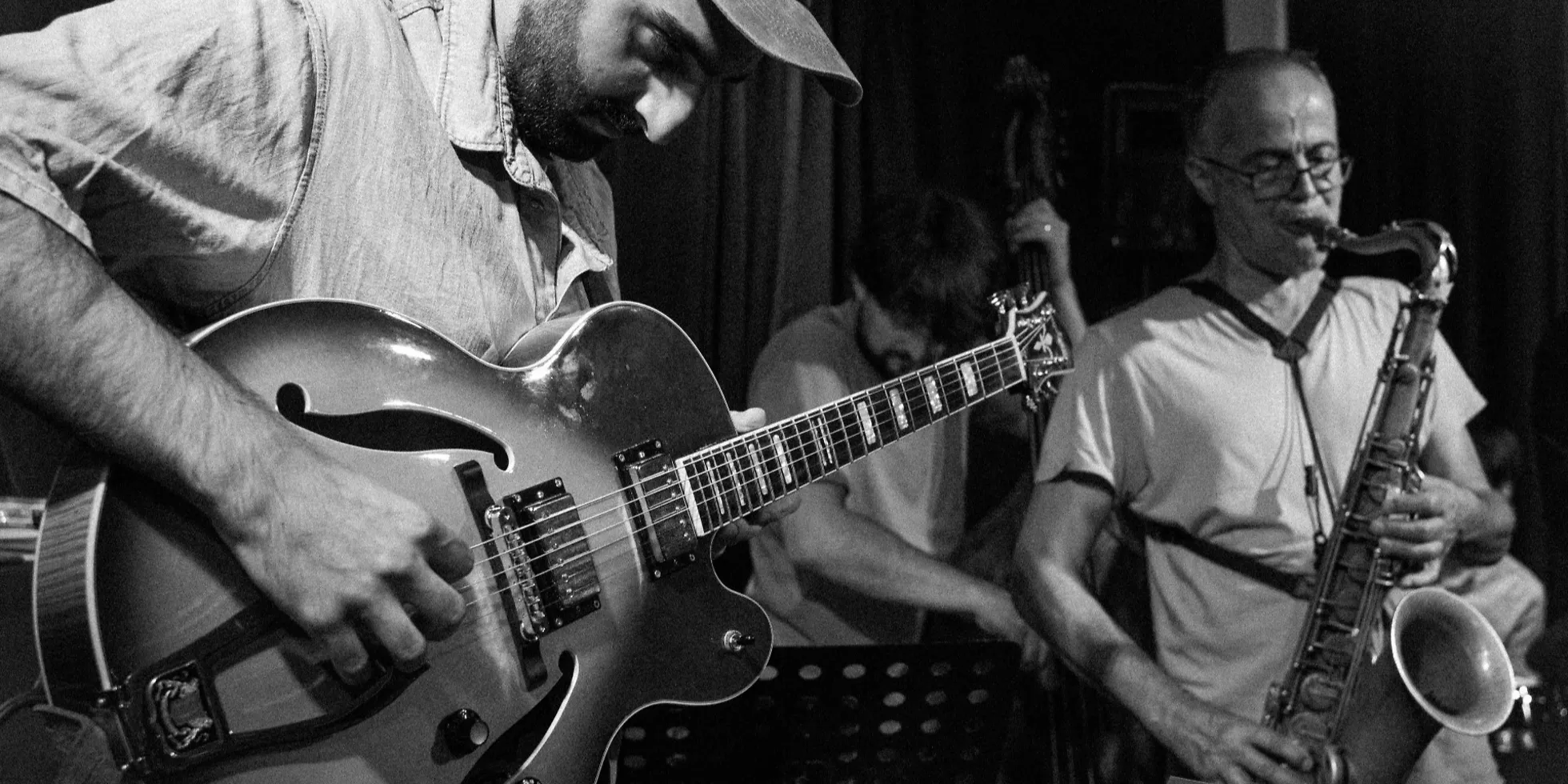 Schwarz-weiß Foto der Band
