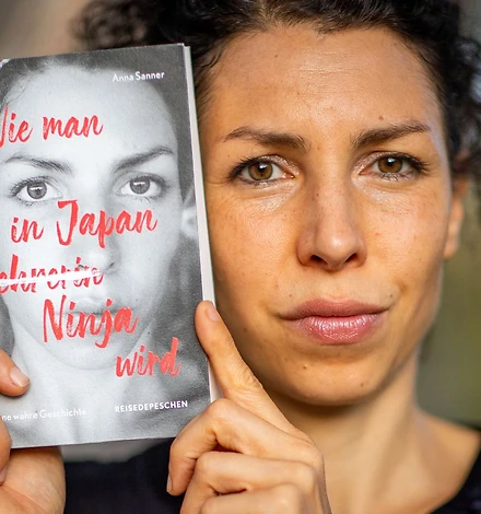 Hamburg zu Gast Anna Sanner präsentiert ihr Buch: Wie man in Japan Ninja wird.