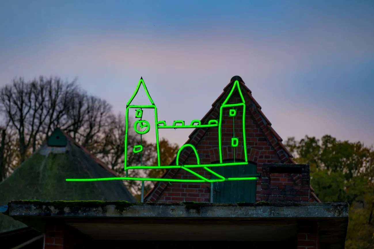 Schlosszeichnung als neongrüne Installation
