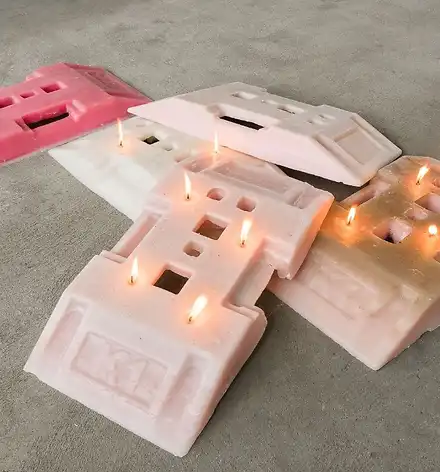NICHT WIRKLICH Kunstwerk aus Paraffin in Pasteltönen