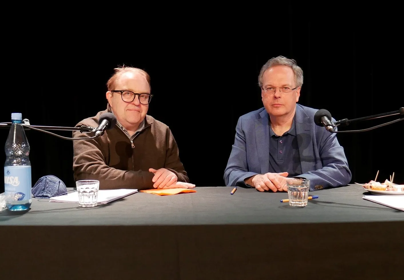 Der Schauspieler Gustav Peter Wöhler und der Autor Christian Maintz.